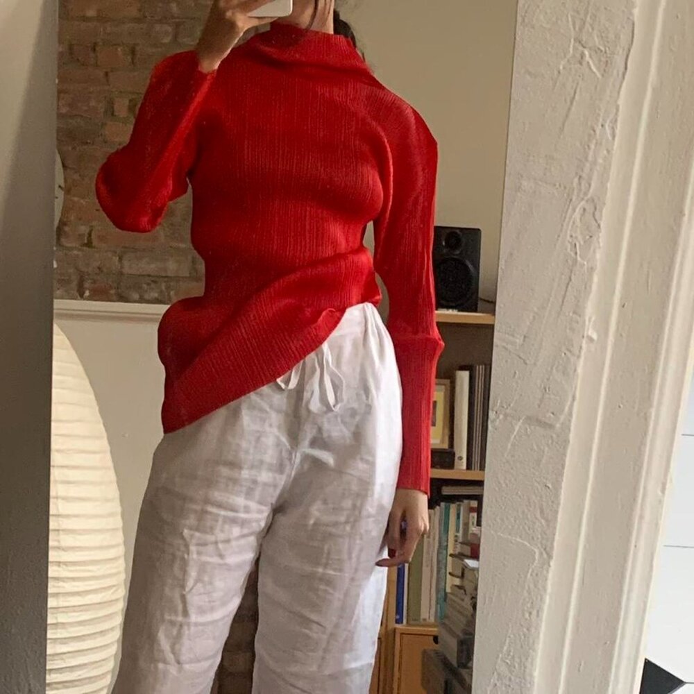 Issey Miyake Pleats Please Red Turtleneck - Picture 3 of 7